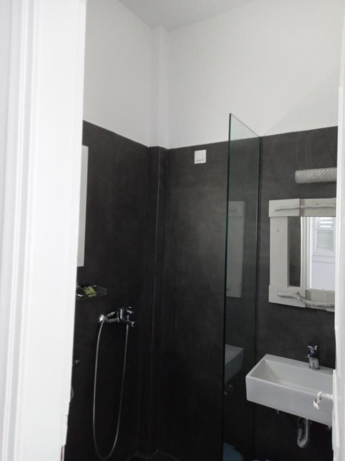 Three Harites Aparthotel Períssa Eksteriør bilde